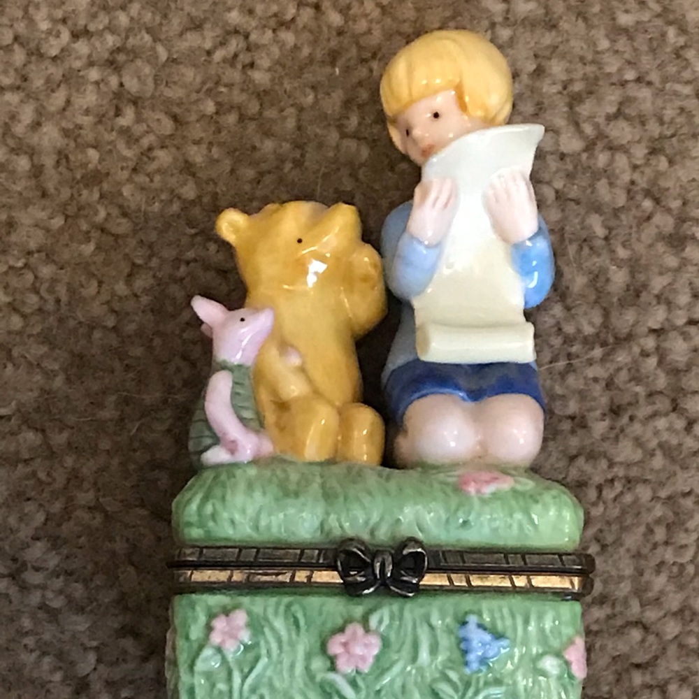 Winnie the Pooh collectible ceramic trinket box